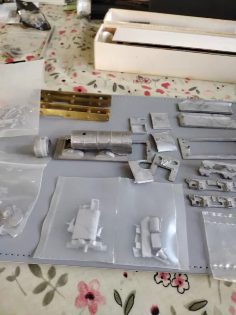 White Metal Kit ( Mystery).   00 Gauge