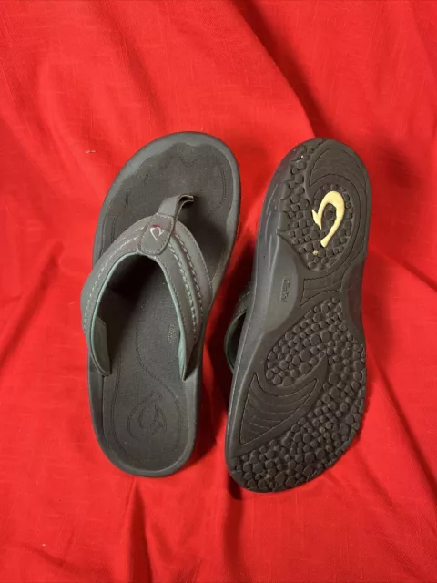 OluKai Hokua Sandals Mens 10 Flip Flops Black Green Accents Excellent Condition
