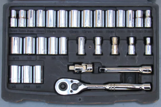 Husky Tools, 30-Piece 1/4" Drive Quick Release Ratchet & Socket Set