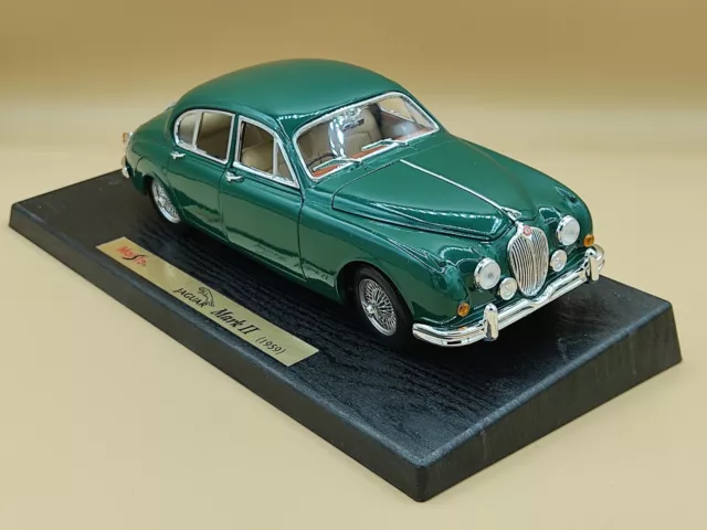1 18 JAGUAR MARK II