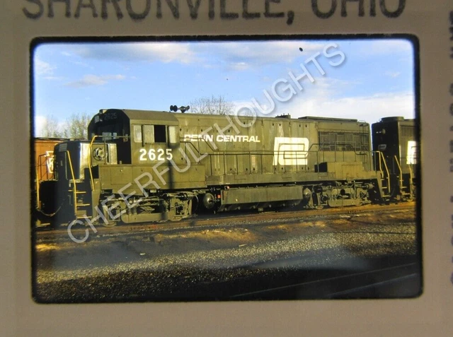 Original '70 Kodachrome Slide PC Penn Central 2625 U25B Sharonville, OH   36L21