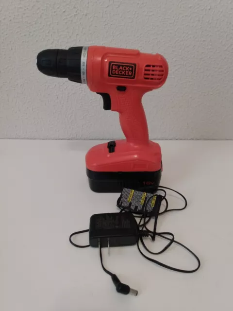 USED Black Decker HPG1800 18 V 3/8 Cordless Drill driver NEEDS NEW  BATTERIES