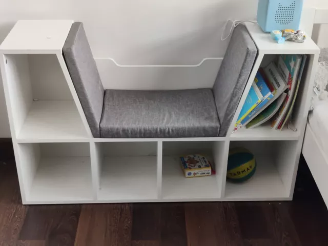 book shelf kids with seat