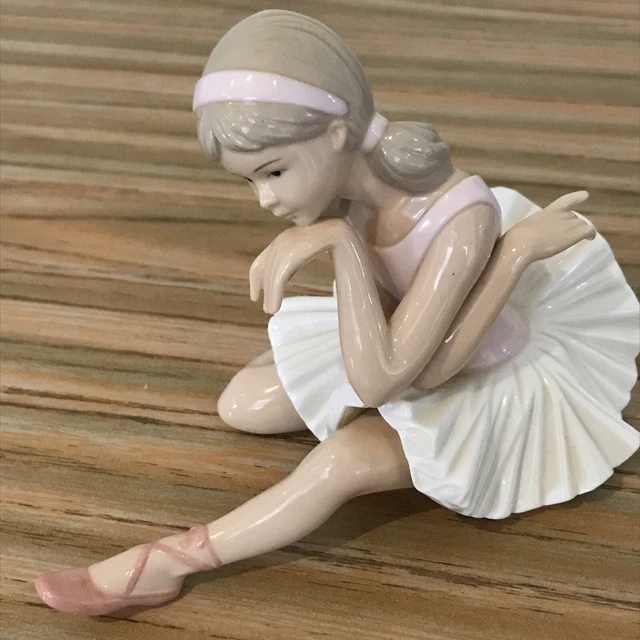 The Leonardo Collection Ballerina Figurine - Young Girl Sitting