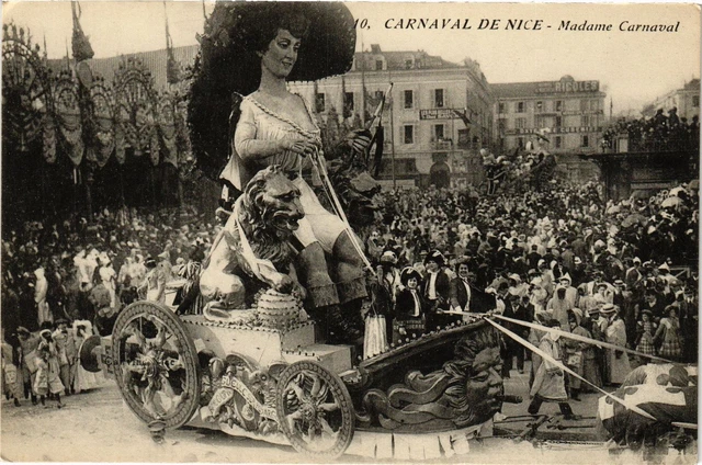 Carte Postale Ancienne Nice – Scènes De Carnaval Place Préfecture (1900)
