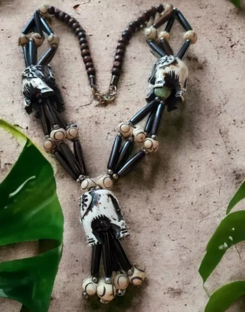 Collar de cuentas tallado con elefante vintage único, bohemio tribal