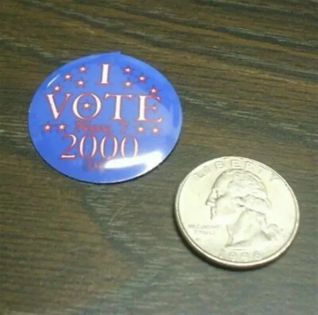 I VOTE NOV. 7 2000 DE Pin - DELAWARE
