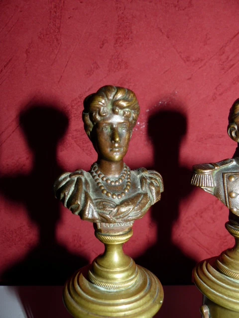 Paire de bustes en bronze du couple Royale (Elisabeth & Albert ) de Belgique 6