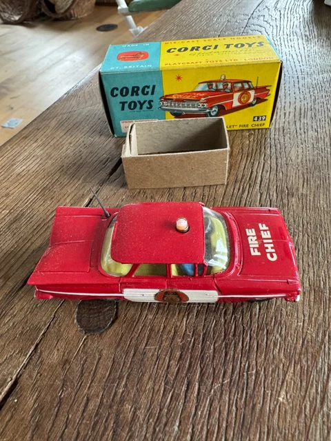 Modèle Réduit Corgi Classics 439 - Chevrolet Fire Chief - Boîte Réplique - Occasion