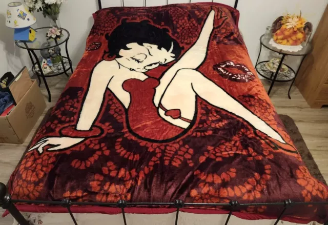 Vtg Betty Boop Full Double Bed Acrylic Red Throw Blanket 58" x 76"