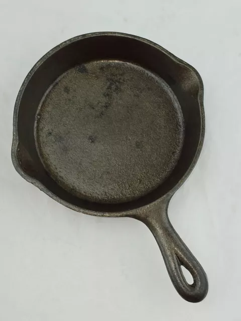 "WAGNER" ARC Logo #0 Toy Salesman Sample Miniature Cast Iron Skillet 1900-1910 3