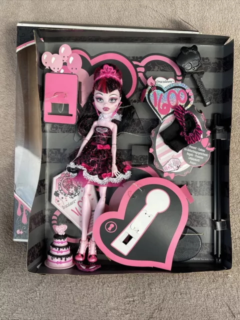 SORTIDO BONECAS MONSTER HIGH MORTAS DE SONO MATX4514