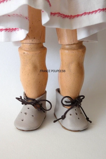 Chaussures anciennes poupée - France