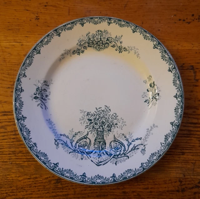 Assiette plate ancienne en faïence Terre de Fer de Sté Amandinoise Chevreuse