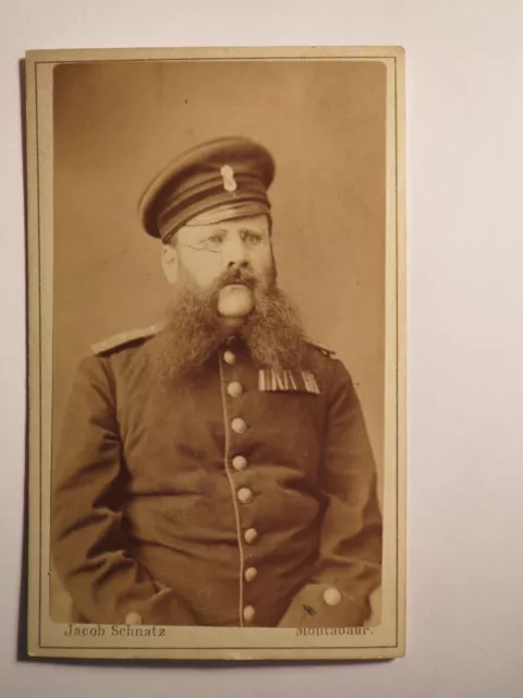 Montabaur - Soldat oder Beamter mit Bart in Uniform mit Orden - Portrait / CDV