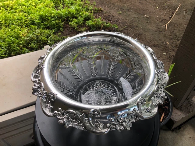 AMERICAN BRILLIANT cut glass bowl. Rare "Queens" pattern Sinclaire. Sterling. 11