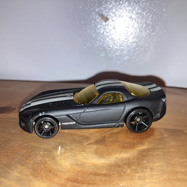 Dodge Viper Fahrzeug 2005 Hot Wheels Druckguss Sportwagen DCC Batman (749)