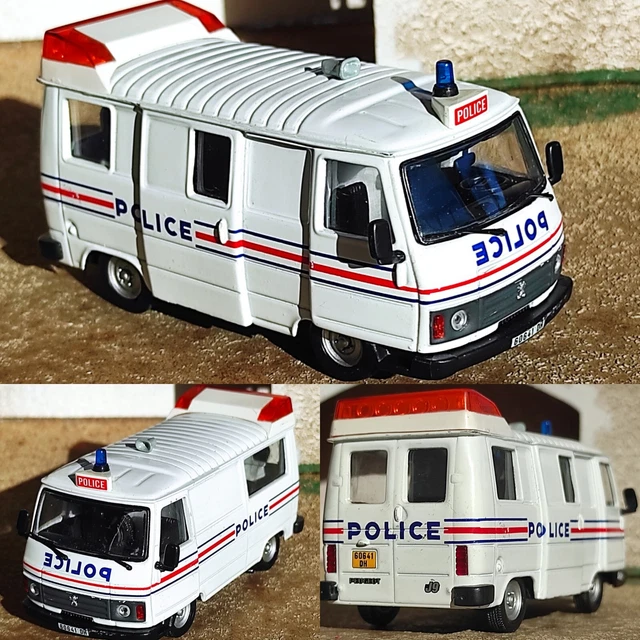 Miniature Ambulance Peugeot J7 1961 - Échelle 1/43 Norev - Modèle Collection Blanc - Occasion