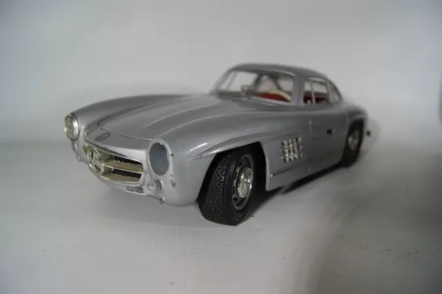 Burago Mercedes 300SL 1954 Metal Car Model 1/18 Scale