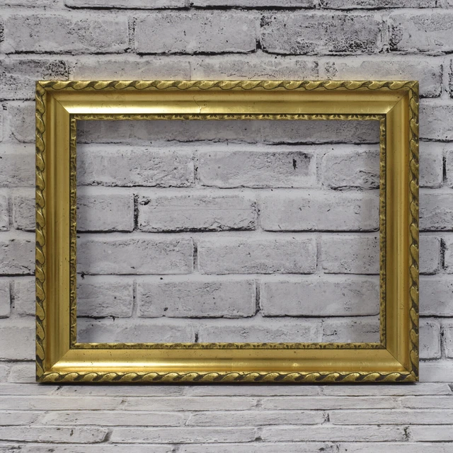 Ca.1900 old wooden picture frame original gilding 17.5 x 13 in