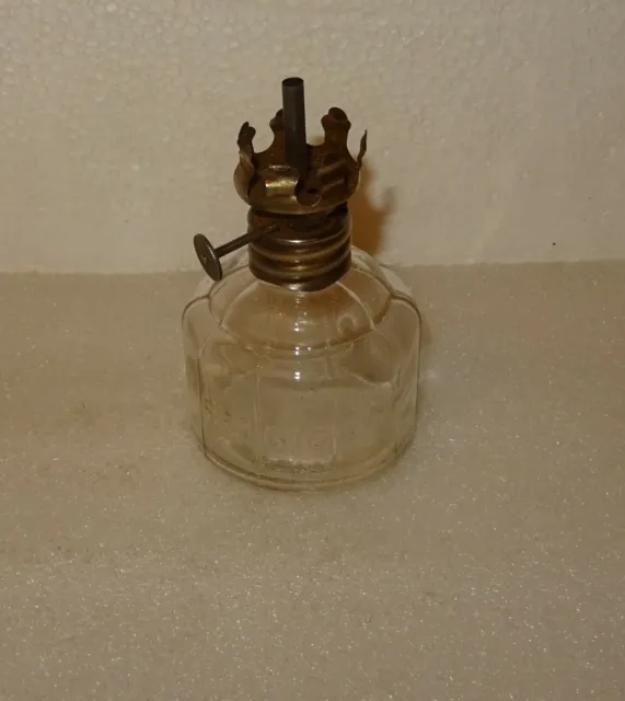 N°15 Ancienne Petite Lampe A Petrole En Verre Et Bobeche ( Bec ) En Laiton