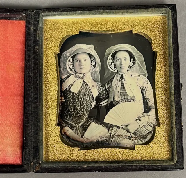Daguerreotype: Wow! Bonnets + Fans, 1/6 Plate, Two Young Women, In Full Case