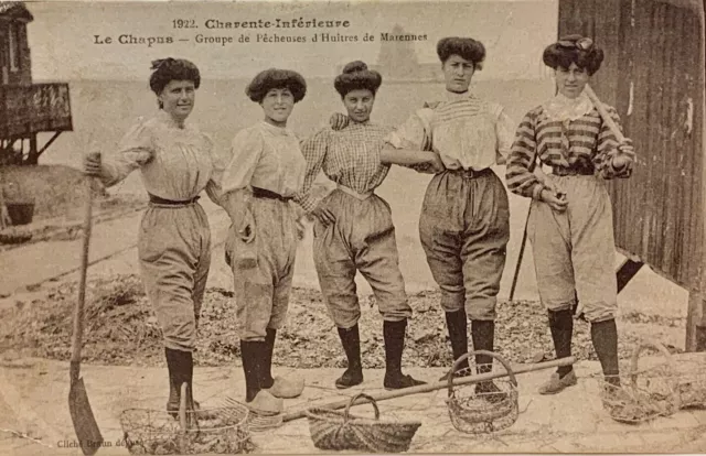 Cpa 17 Charente Maritime Le Chapus Groupe De Pêcheuses D’huîtres De Marennes