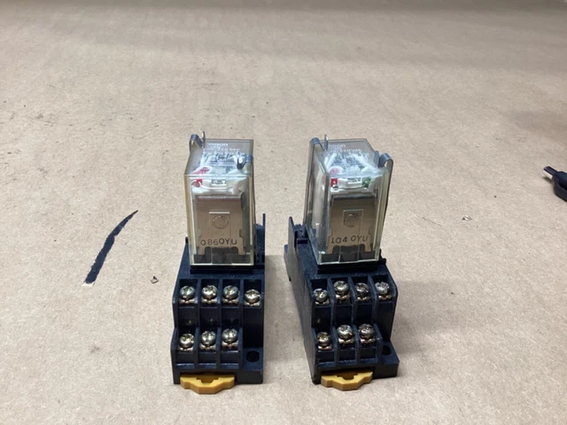 Lots of 2 Omron MY4N 24 VDC Relay with Base Max.5A250V #127F23