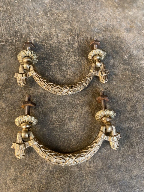 Ancien ensemble poignées de  tiroir en bronze , serrure clenche heurtoir