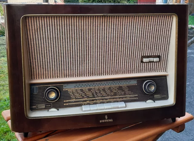 Siemens Röhrenradio 50/60er Jahre  --guter Zustand-- Holzgehäuse--