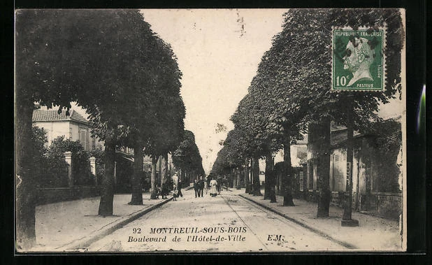 CPA Montreuil-sous-Bois, Boulevard de l´Hôtel-de-Ville