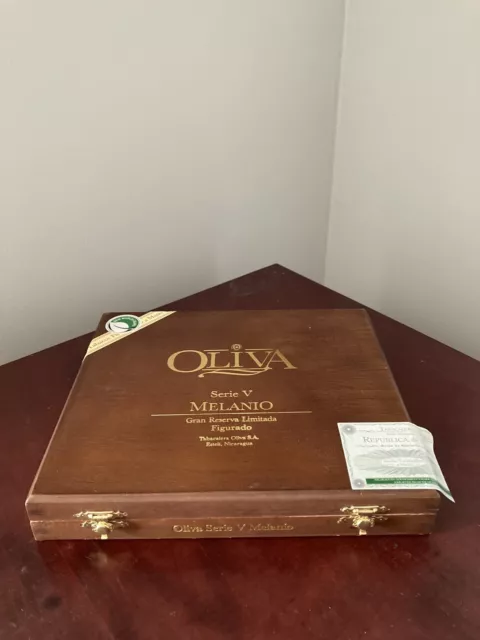 Oliva Serie V Melanio Figurado Wooden Cigar Box Nicaragua