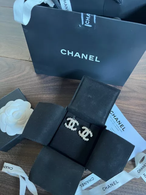 CHANEL CC PEARL Earrings Perfect Condition w Packaging and Receipt