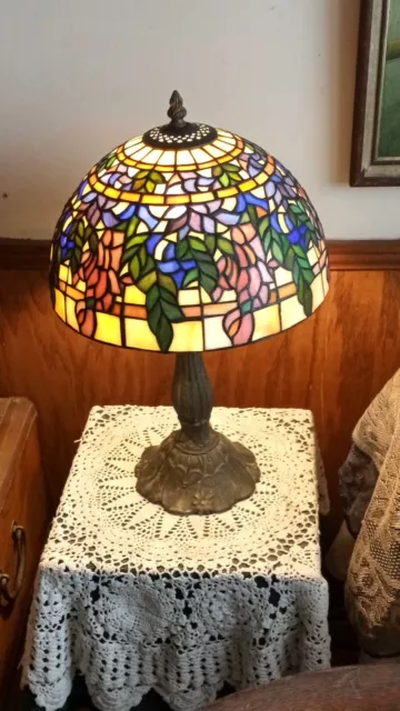 tiffany style stained glass table lamp