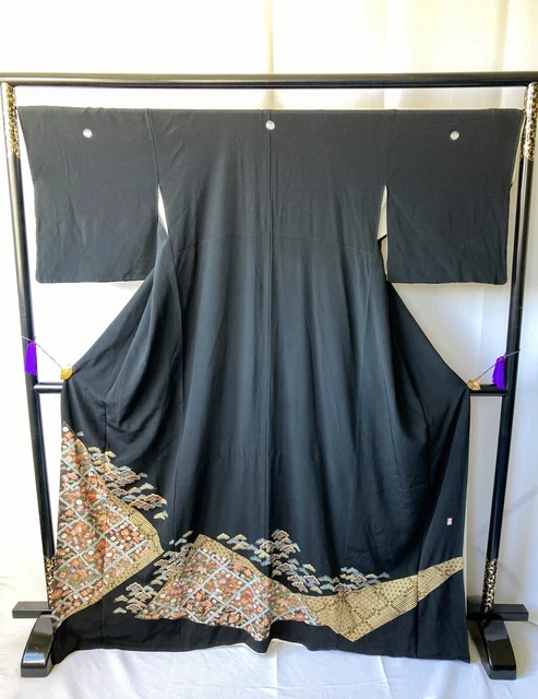 Vintage Japanese kimono - Kuro tomesode with Beautiful motifs