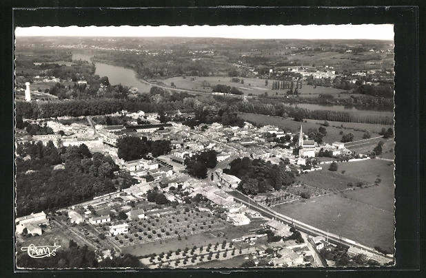 CPA Podensac, Vue générale aérienne 1957