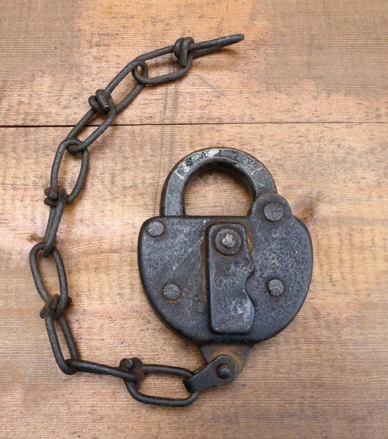 antique SAL RY Railway ​Lock w/ chain (Seaboard Air Line Railroad)