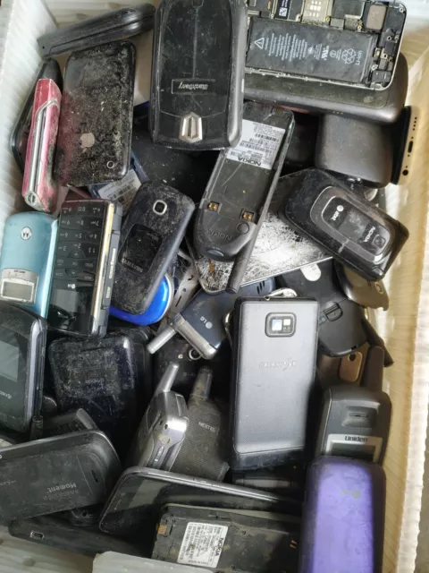 Lot of  10pcs  Assorted Cell Phones For Parts, Scrap or Gold Recovery