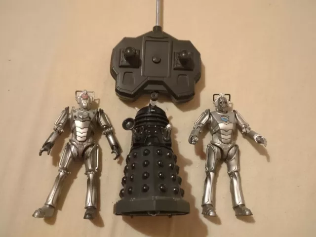 Black Dalek Sec Figure Doctor Who  5.5" Remote Control & 2 Cybermen