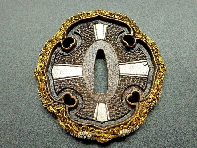 MTS134 Japanese sword fittings tsuba arabesque manji figure copper color Japan