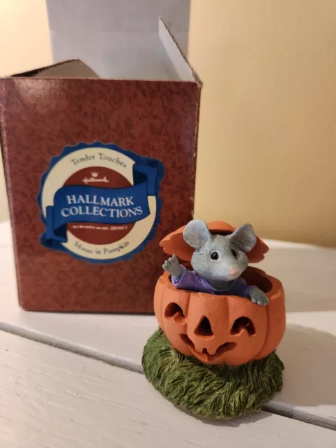 Hallmark Tender Touches Halloween Mouse in Pumpkin 1990    RARE