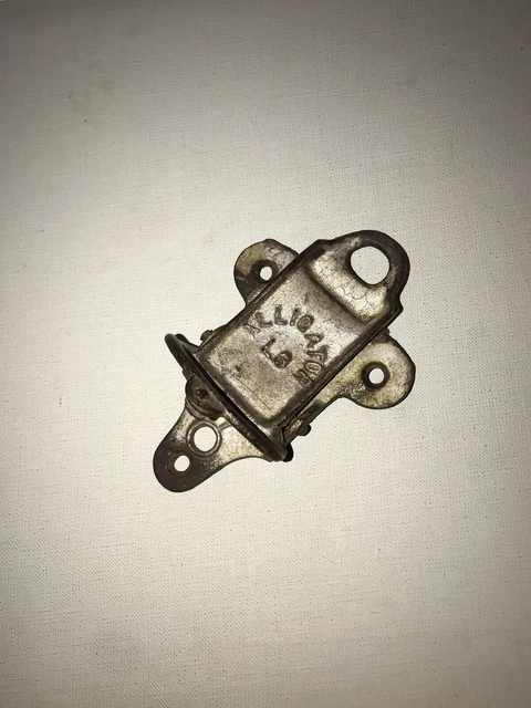 Vintage Cast Iron Barn Door Latch ALLIGATOR L8 Used  * Pull Chain Missing 3