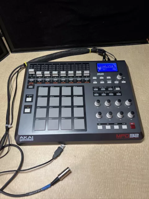 Akai Professional MPD32 USB/Midi MPC Pad Controller