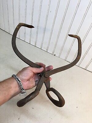 Ice Block Tongs Carrying Hay Bale ,Wood, Tool Primitive Cast Iron  17in BRIDDEL