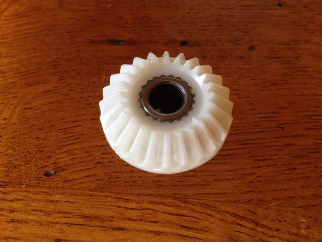 Lot De 4 Pignons Biseautés Métal Pour Machine à Coudre Singer Série 500 - Références 163997, 103363, 383273, 174488