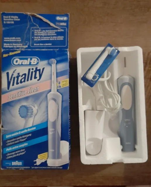 Brosse à dents électrique Oral B Vitality Sensitive Clean  Neuve