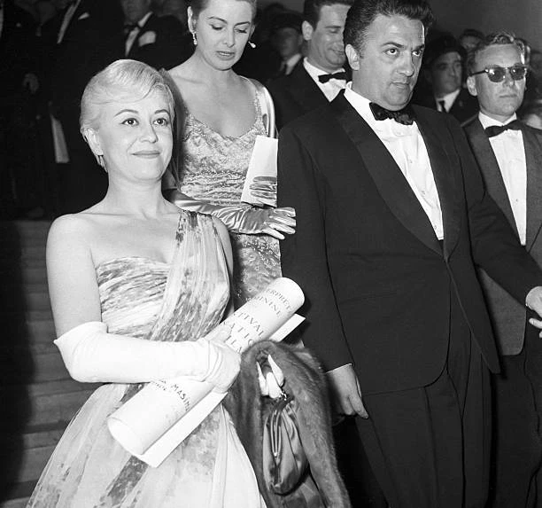 ITALIAN ACTRESS GIULIETTA Masina Getting The Best Foreign Actress Old