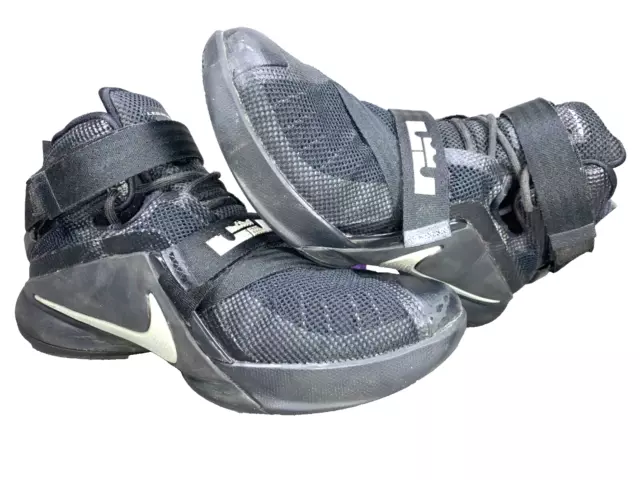 Lebron soldier 9 clearance blackout