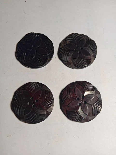 4  Boutons " Art Déco , " 30mm  .Bakélite   Neuf De Stock Ancien