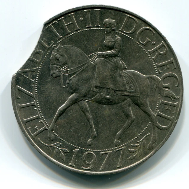 1977 Great Britain Crown - Curved Clip Error